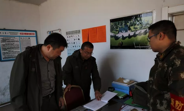 林業(yè)集團公司森林防火部副主任劉愛柱深入多布庫爾保護區(qū)開展督導檢查